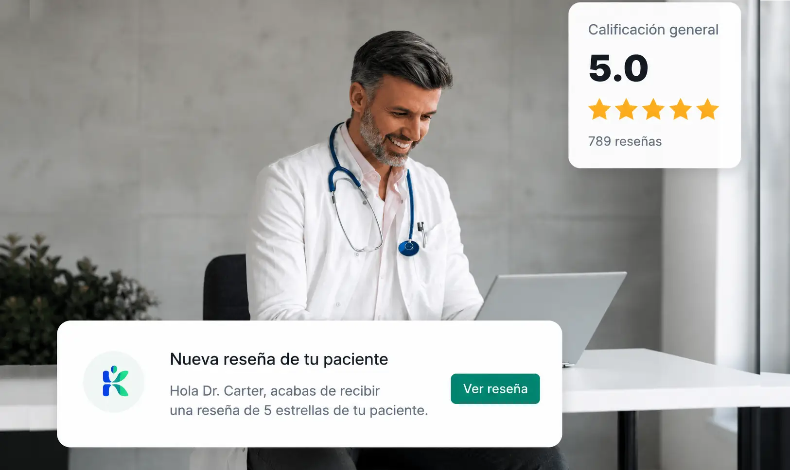 Paciente revisando médicos en Google Maps